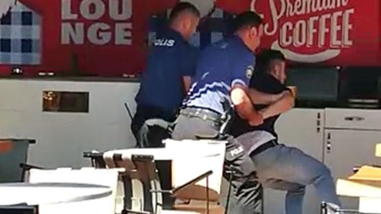 Rahatsızlık verince yaka paça gözaltına alındı!