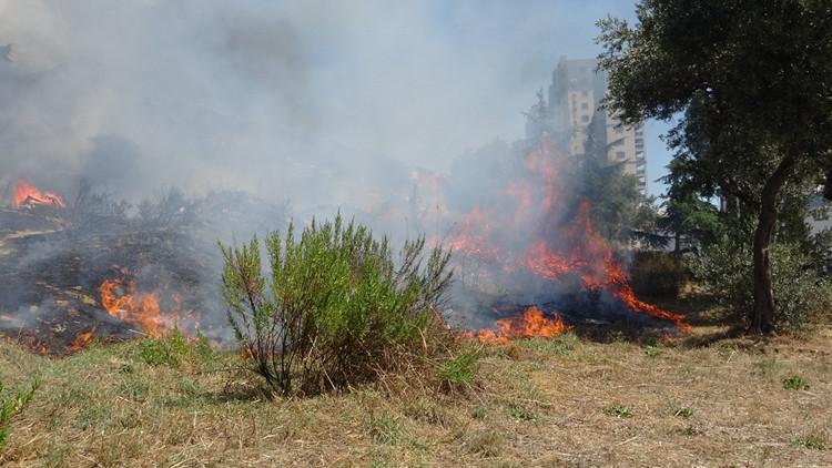 Kartal'da korkutan yangın