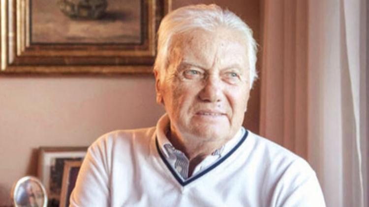 Göksel Arsoy kimdir?