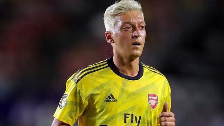 Mesut Özil'den kangal köpekli koruma!