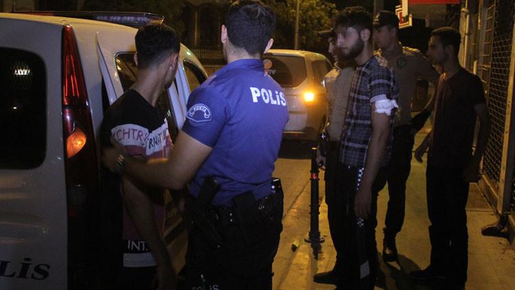 Suriyeli iki grup arasında bıçaklı kavga: 1'i ağır 3 yaralı