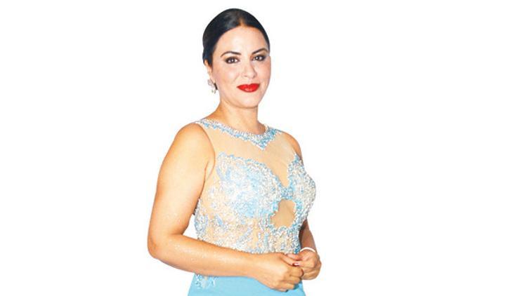 Oyunculuk eğitimi alıyor
