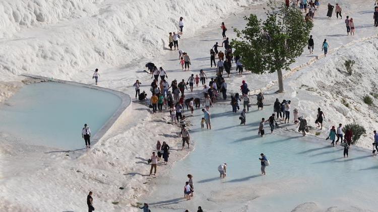 Pamukkale'de 3 milyon turist beklentisi