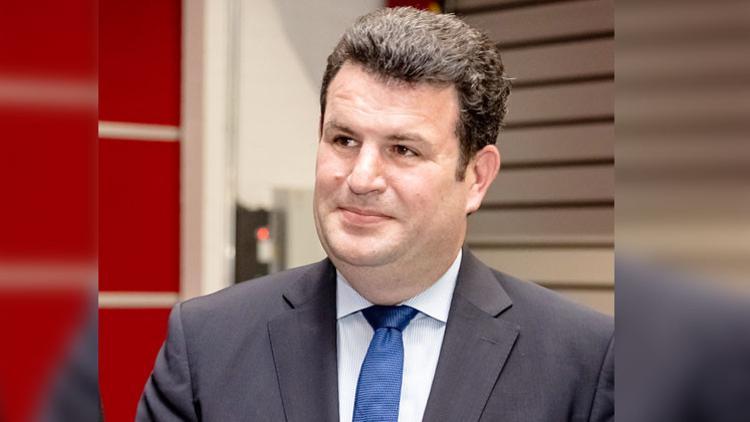Müjdeyi verdi: Geliri 100 bin Euro’nun altında olanlar ödemeyecek!
