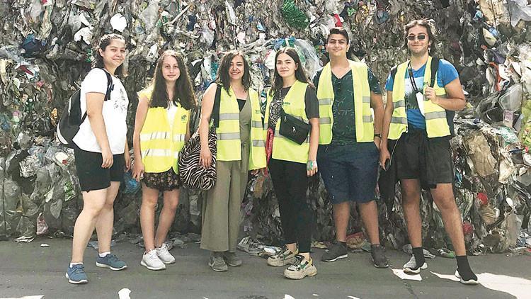 Halka açık plastik geri dönüşüm merkezi