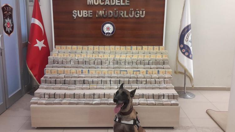 Van'da bir otomobilde 111 kilo eroin ele geçirildi