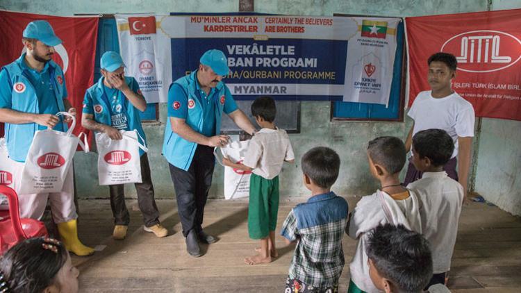 Gönül elçileri bu kez Arakanlı yetimleri sevindirdi