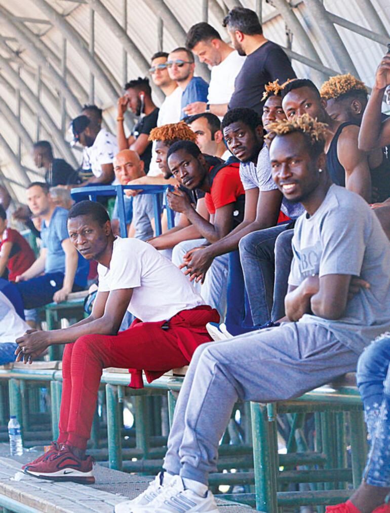 16 Afrika takımı, 288 futbolcu  tek bir hayal