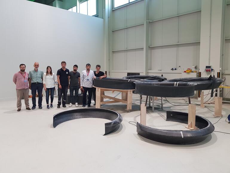 Baykar Teknik Müdürü ve Türkiye Teknoloji Takımı Vakfı Mütevelli Heyeti Başkanı Selçuk Bayraktar, Türkiye'nin ilk milli uçan arabası olacak "CEZERİ"nin prototipini hazırladıklarını açıkladı.