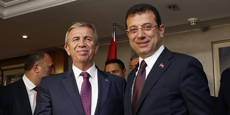 Mansur Bey ile Ekrem Bey arasındaki farklar