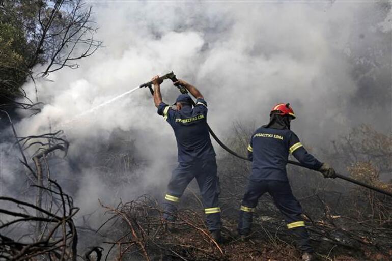 Yunanistan’daki yangın 3 gündür devam ediyor
