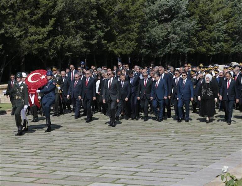 Son dakika... Cumhurbaşkanı Erdoğan: Cumhuriyeti canımız pahasına koruyacağız