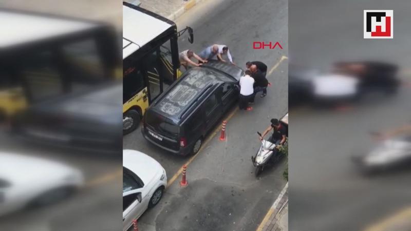Bağcılar'da hatalı park edilen otomobili böyle kenara çektiler