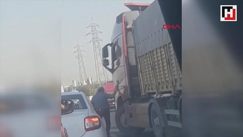 TIR sürücüsü, aracını tartıştığı kişinin üzerine sürdü