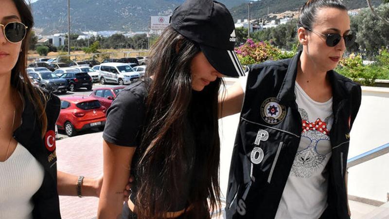 Sosyal medya ‘fenomeni’ Pelinsu gözaltına alındı