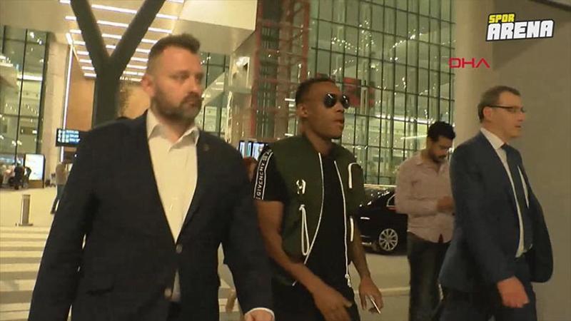 Garry Rodrigues Fenerbahçe için İstanbul'a geldi