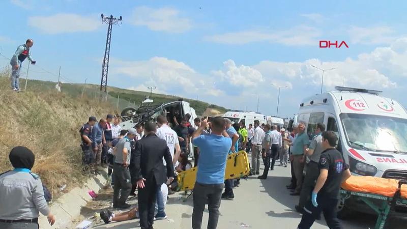 Kuzey Marmara Otoyolundan minibüs devrildi