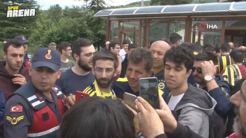 Fenerbahçeli taraftarlardan Emre Belözoğlu'na yoğun ilgi