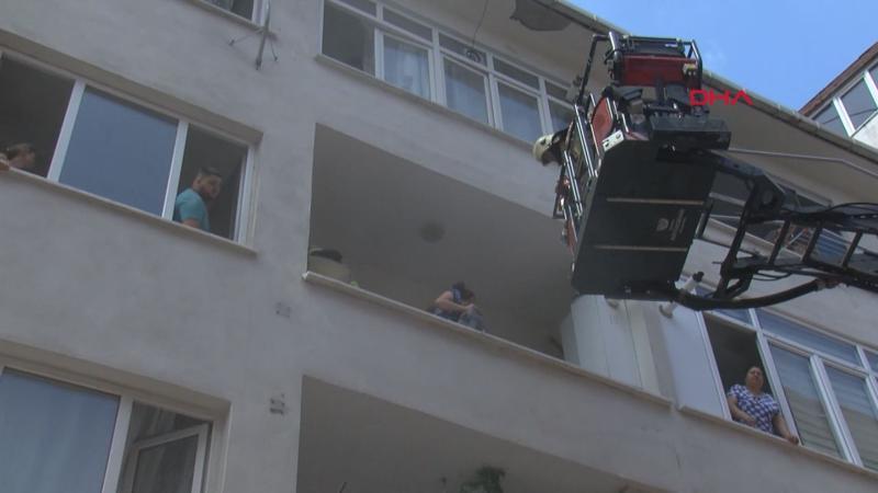 Esenyurt'ta mahsur kalanları itfaiye kurtardı