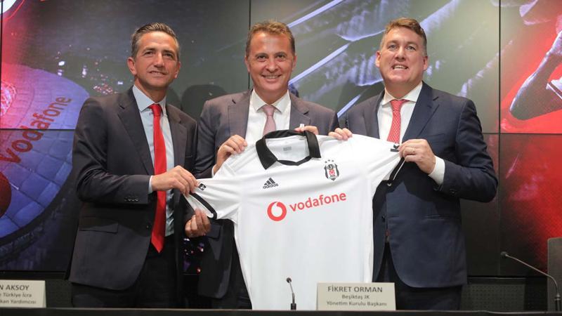Beşiktaş'ta forma reklam sponsorluğu yenilendi