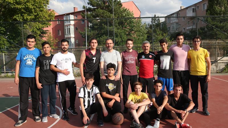 Bakan Kasapoğlu'dan gençlerle 10 bin pota müjdesi