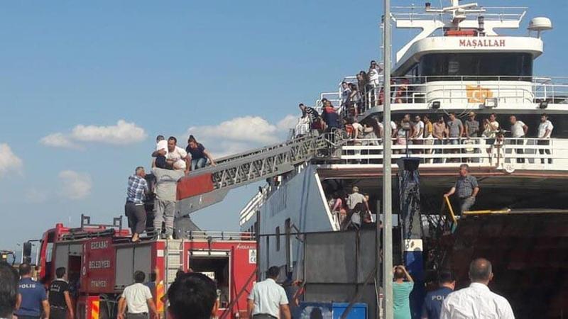 Çanakkale-Eceabat feribotunda çıkan yangın korkuttu