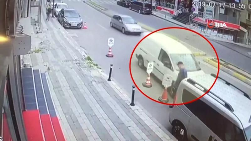 Uyuyakalan sürücünün teğet geçtiği yaya kıl payı ölümden döndü