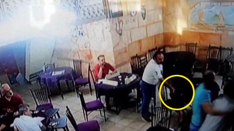 Tartıştığı ağabeyini kahvede bıçakladı