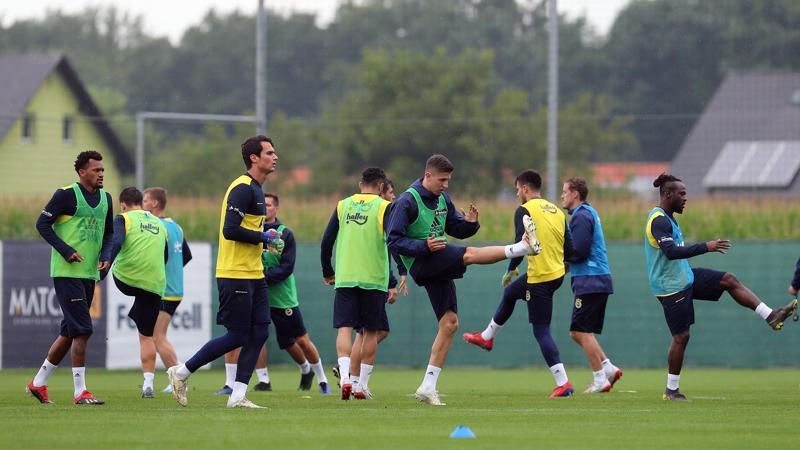 Fenerbahçe'nin Avusturya kampı başladı