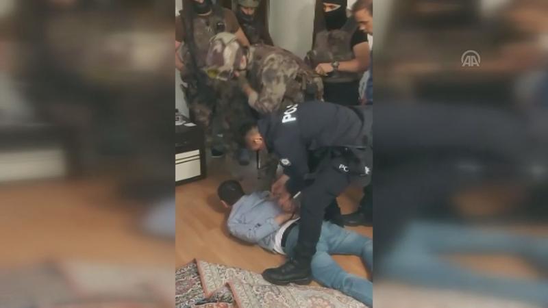 Trafik levhalarına ateş eden kişi yakalandı