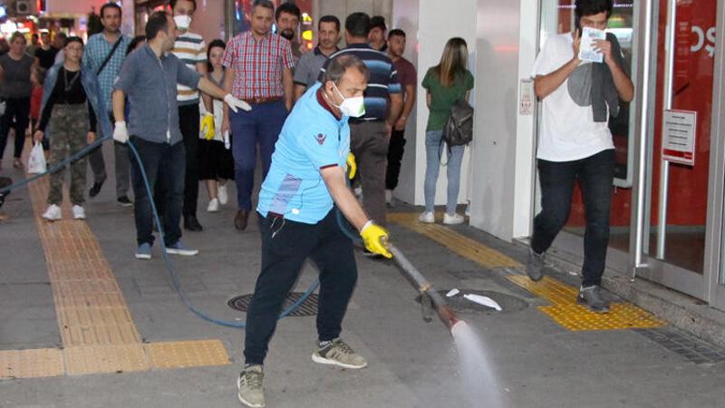 Trabzon’un en işlek caddesini 'Kakalaklar' bastı