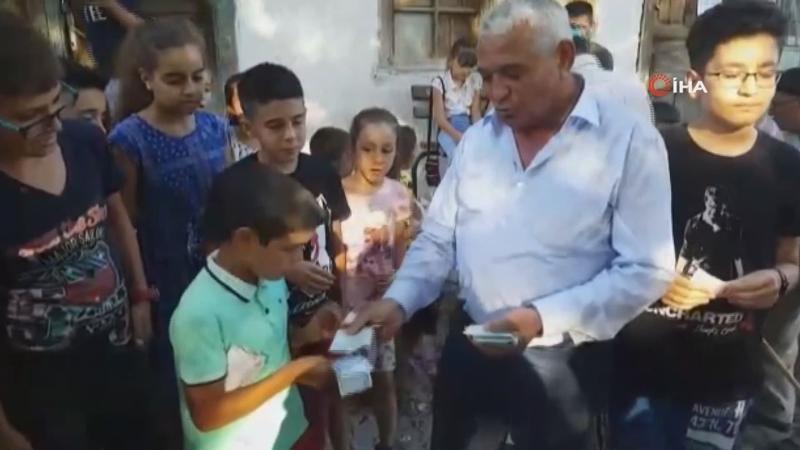 Antalyalı iş adamı mezarlık ziyareti yapanları paraya boğdu