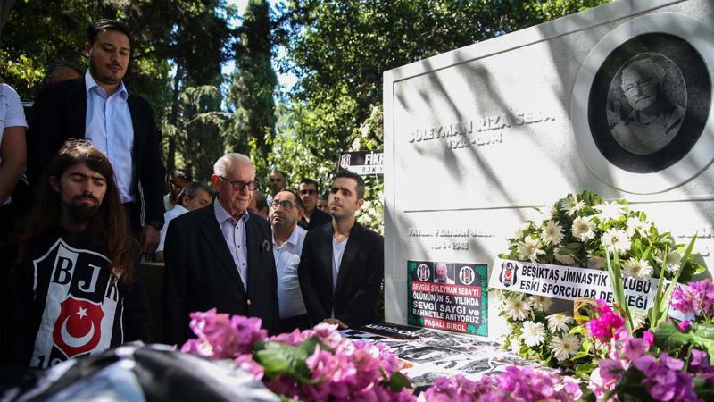 Süleyman Seba kabri başında anıldı