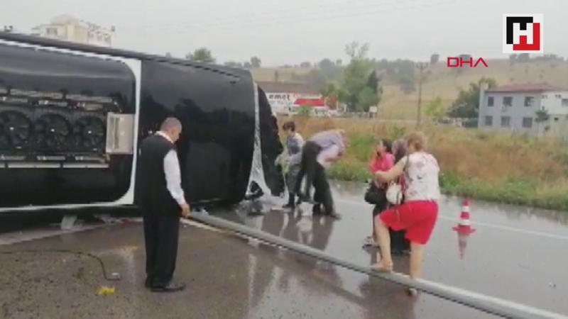Çanakkale'de yolcu otobüsü devrildi