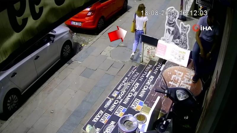 Şişli’de kaldırımda yürüyen vatandaşların başına kartonpiyer parçaları yağdı