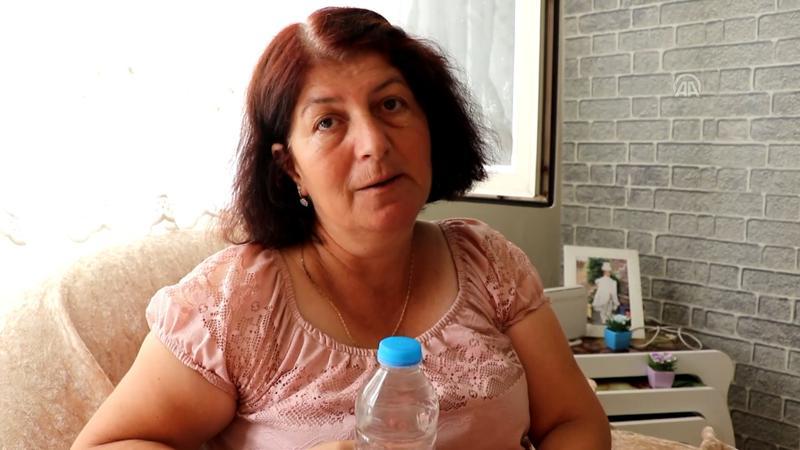 Cep telefonu beklediği kargodan "şişe" ve "çay" çıktı