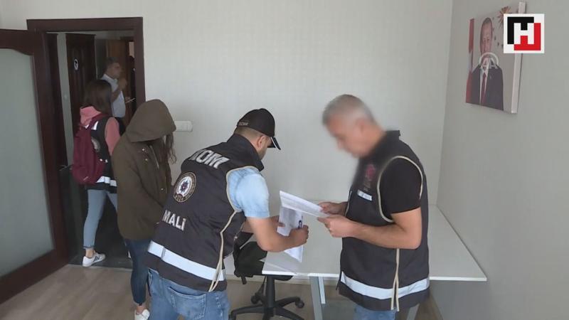 Devlet büyüklerinin isimleri kullanarak dolandırdılar