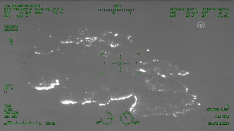 İzmir'deki yangının helikopterden çekilen gece görüntüleri