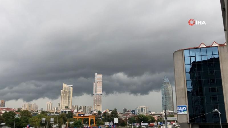 İstanbul’u kara bulutlar sardı