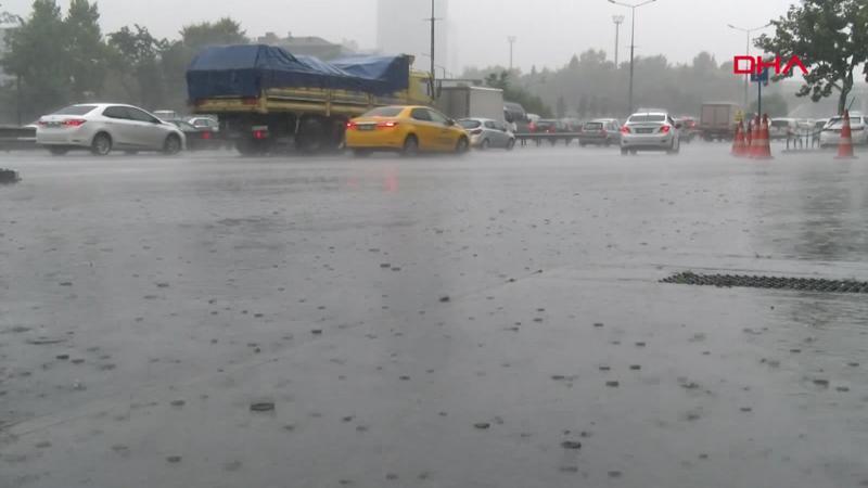 İstanbul'da yağmur etkili oluyor