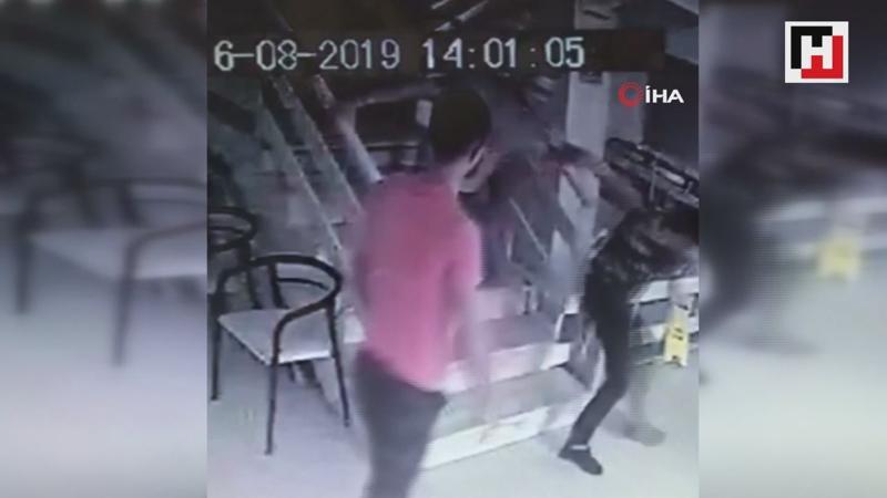 ‘Raporu alıyorsun hala neden küfür ediyorsun’ diyen doktoru darp ettiler