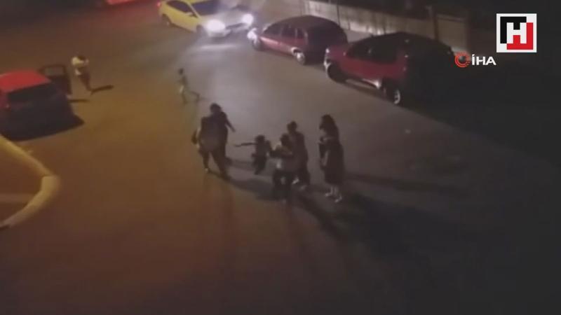 Küçük çocuğa babadan sokak ortasında dayak