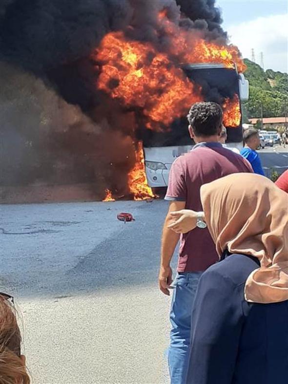 BalÄ±kesirde yolcu otobÃ¼sÃ¼ yandÄ±