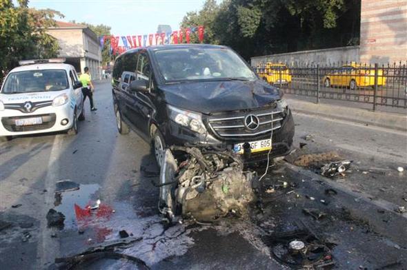 BeÅiktaÅta takla atan otomobilin motoru yola fÄ±rladÄ±