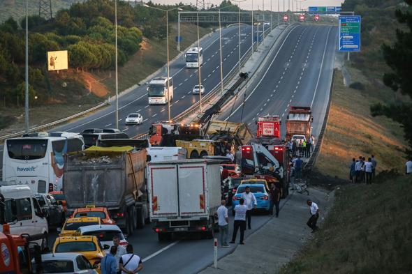 Ä°stanbul HavalimanÄ± yolunda trafik kazasÄ±