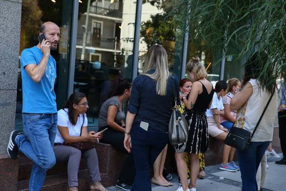 Ä°zmir ve Ã§evresi 4,8 bÃ¼yÃ¼klÃ¼ÄÃ¼ndeki depremle sallandÄ±