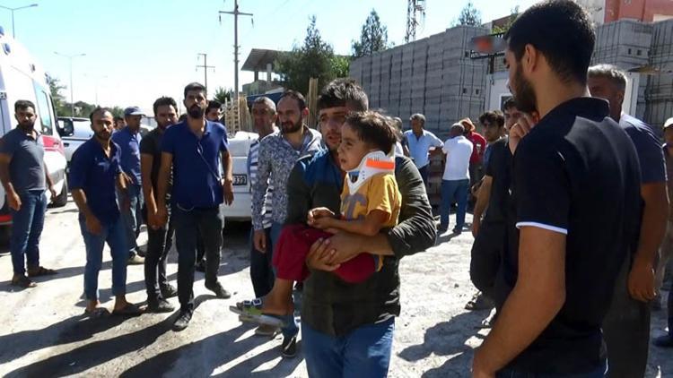Makas atan otomobilden korkunÃ§ kaza: Baba Ã¶ldÃ¼, oÄlu yaralÄ±