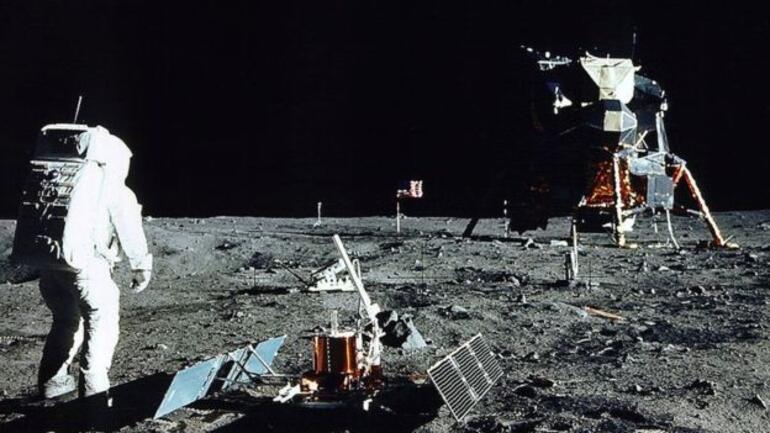 "Ay'a seyahat sahte" diyen komplo teorileri nasıl çürütülüyor?