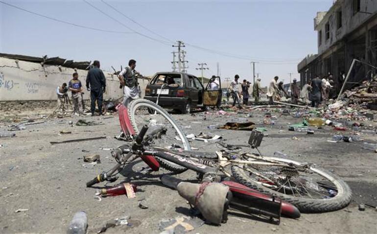 Afganistan'da bombalı saldırı: Çok sayıda ölü var