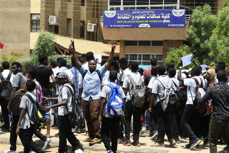 Sudan'da eğitime süresiz ara verildi